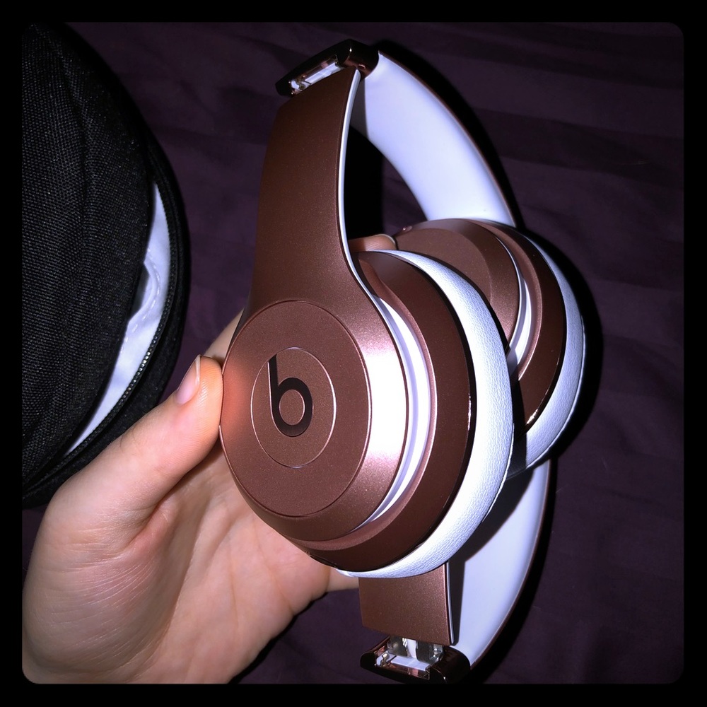 Beats solo 3 wireless headphones